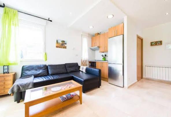 Apartamento Departamento Valera Madrid Exterior foto
